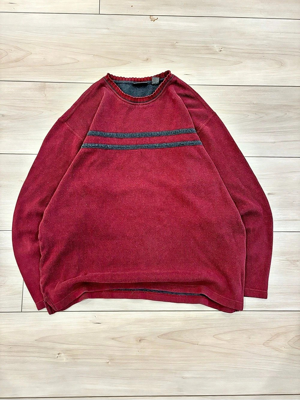90s Vintage Van Heusen Men's Burgundy Crewneck Striped Knitwear Sweater size L